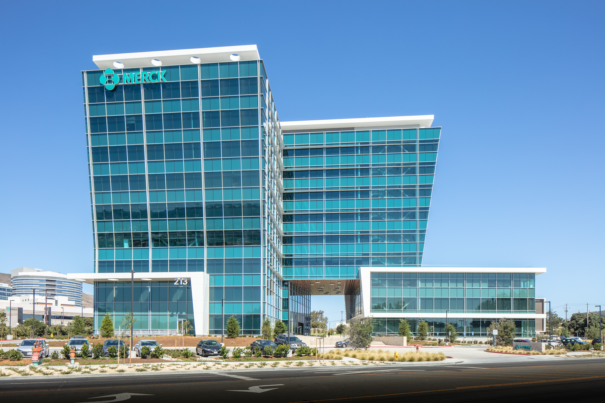 ww5 office building and research site in South San Francisco